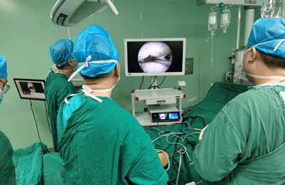 [Orthopedic Arthroscopy] Methods and techniques for treating tibial intercondylar ridge fractures